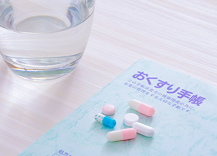コレステロール低下薬の効果と副作用について教えてください。