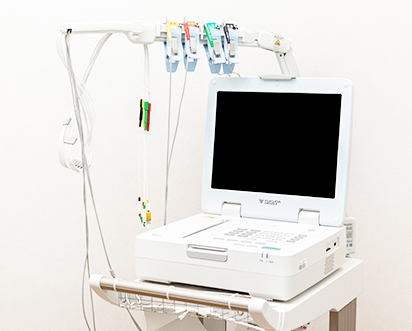 心電図異常を指摘された場合、どのような検査が必要ですか？